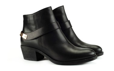 Жіночі черевики чорні 7092