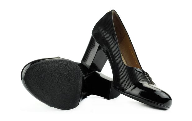 Жіночі туфлі чорні 6557